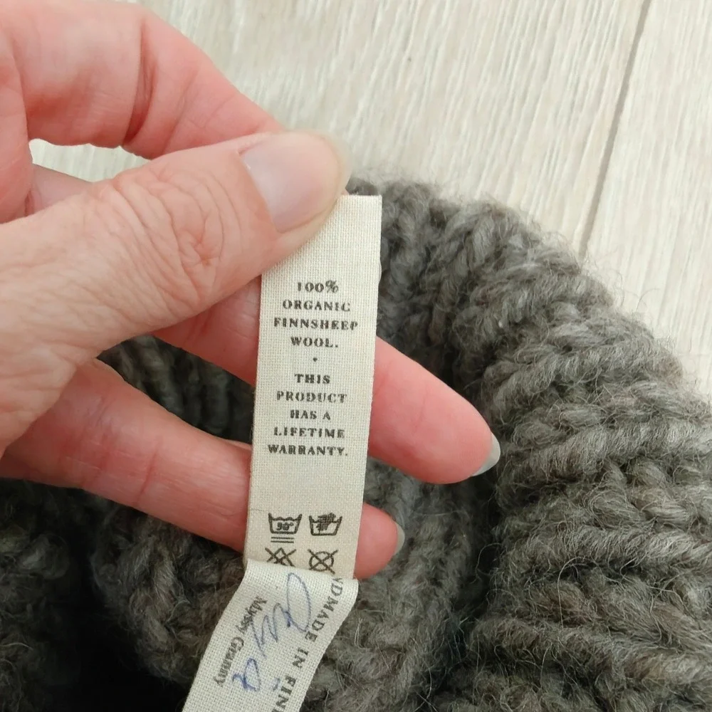 Myssy Unisex Beanie OS Gray Organic Wool Chunky Ribbed Knit Handmade Finland
